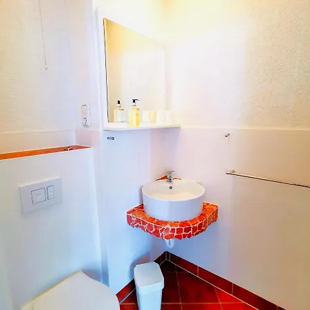 شقة Riesige In - 3 Schlafzimmer, 2 Baeder, *